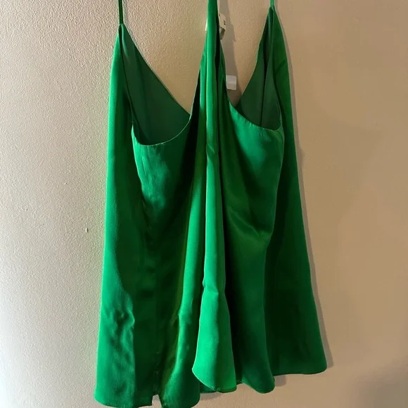 NWT L'AGENCE Kylee Racerback Silk Tank Top Blouse Size Medium Green - Picture 9 of 9